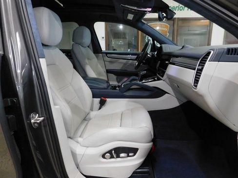 Used 2021 Porsche Cayenne GTS image 97