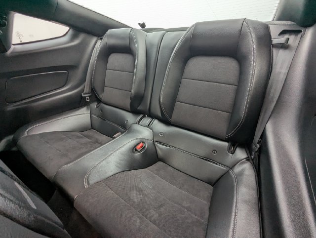 Used 2021 Ford Mustang GT Premium w/ GT Performance Package RWD image 7