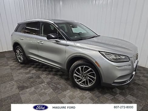 Used 2022 Lincoln Corsair AWD w/ Equipment Group 101A image 9