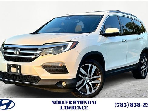 Used 2016 Honda Pilot Touring image 1