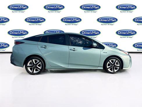 Used 2018 Toyota Prius Four Touring image 9