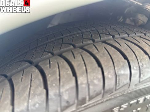 Used 2019 Jaguar XJ R-Sport AWD/4WD image 28
