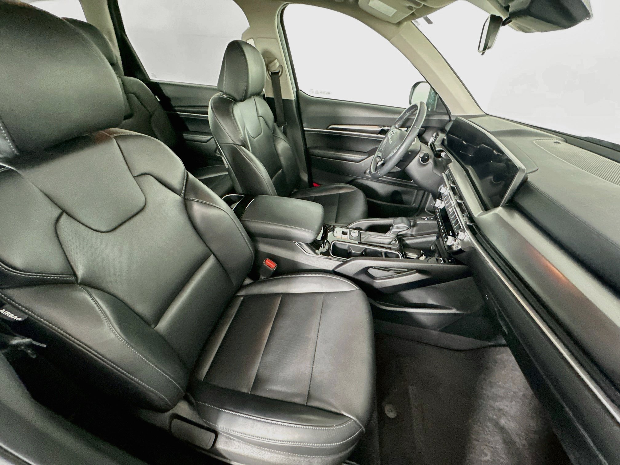 Used 2024 Kia Telluride S FWD image 32