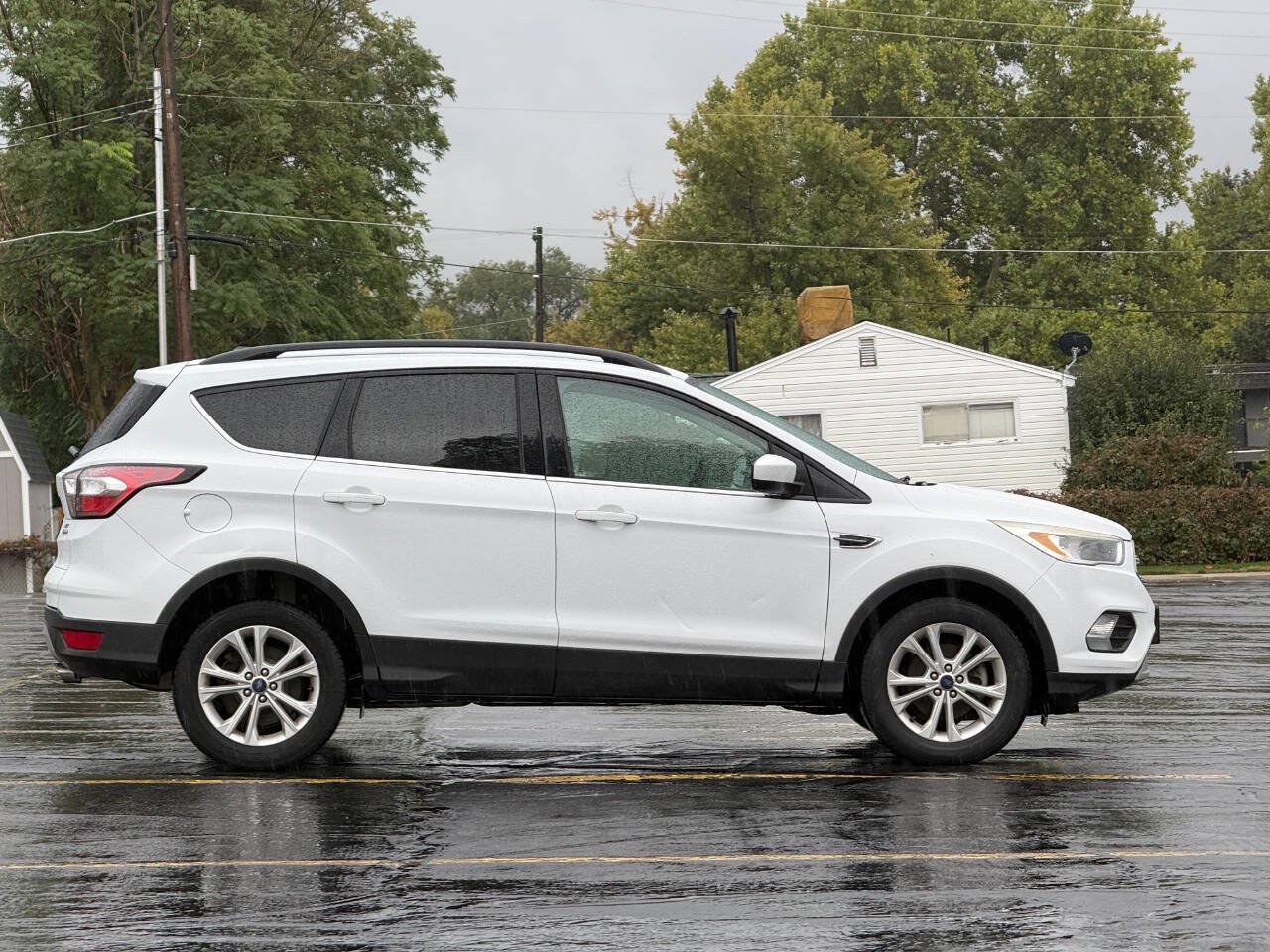 Used 2018 Ford Escape SE FWD image 7