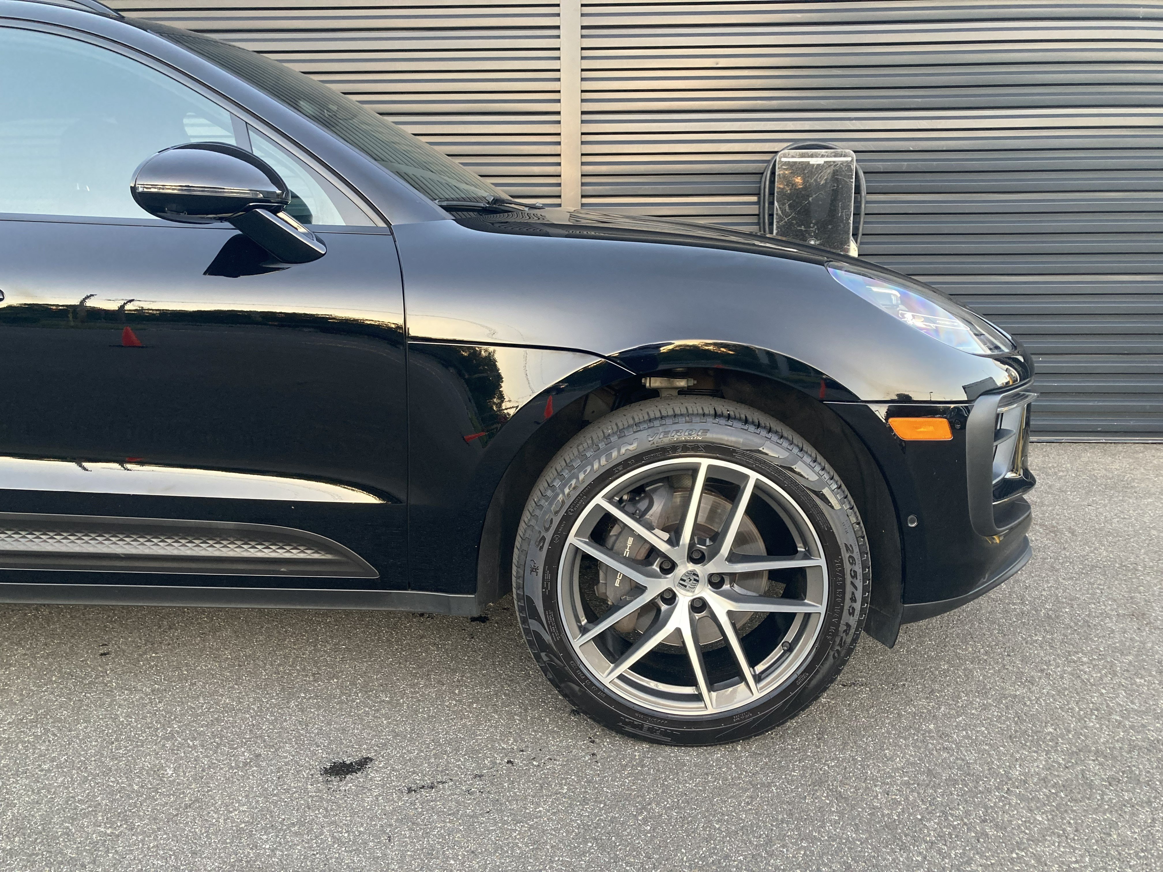 Certified 2024 Porsche Macan AWD/4WD image 13