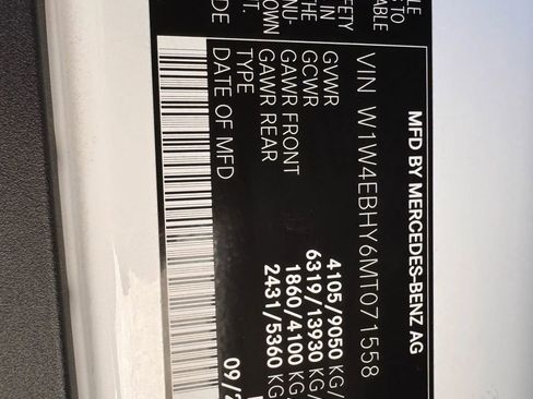 Used 2021 Mercedes-Benz Sprinter 2500 image 38