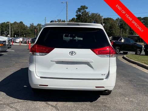 Used 2011 Toyota Sienna XLE image 6