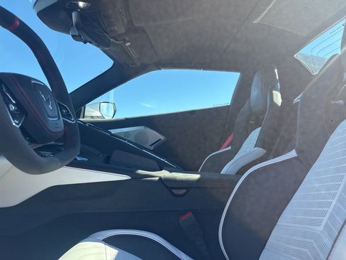 Used 2023 Chevrolet Corvette Stingray Premium Conv w/ Z51 Performance Package image 24