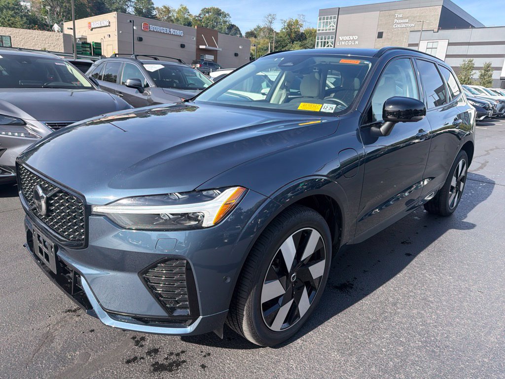 Certified 2025 Volvo XC60 T8 Plus w/ Climate Package AWD/4WD image 1