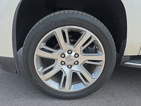 Used 2015 Cadillac Escalade Luxury RWD image 9