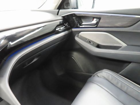 Used 2023 Acura MDX SH-AWD w/ Advance Package image 19