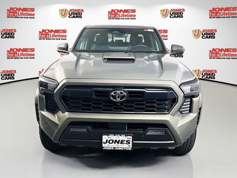 Certified 2024 Toyota Tacoma TRD Sport w/ TRD Sport Premium Package AWD/4WD image 15