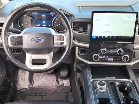 Used 2024 Ford Expedition XLT image 26