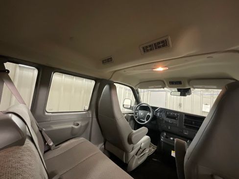 Used 2026 GMC Savana 3500 LT w/ LT Preferred Equipment Group RWD image 14