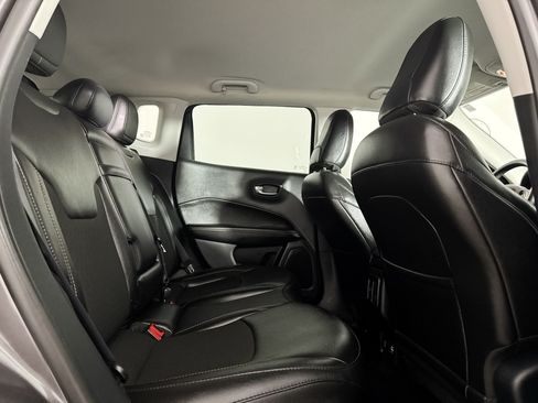 Used 2019 Jeep Compass Latitude w/ Cold Weather Group AWD/4WD image 36