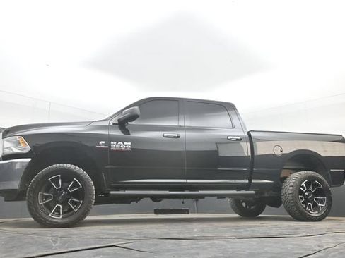 Used 2017 RAM 2500 SLT AWD/4WD image 32