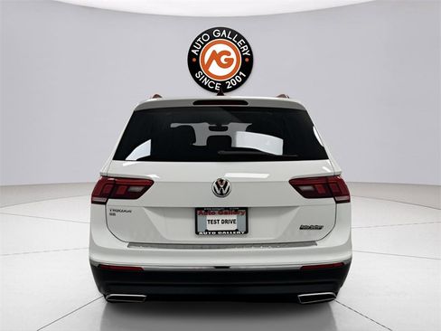 Used 2021 Volkswagen Tiguan SE w/ Panoramic Sunroof Package image 6