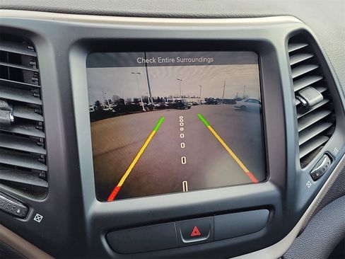 Used 2015 Jeep Cherokee Trailhawk w/ Trailer Tow Group image 27