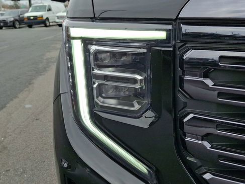 Used 2023 GMC Sierra 1500 Denali Ultimate image 9