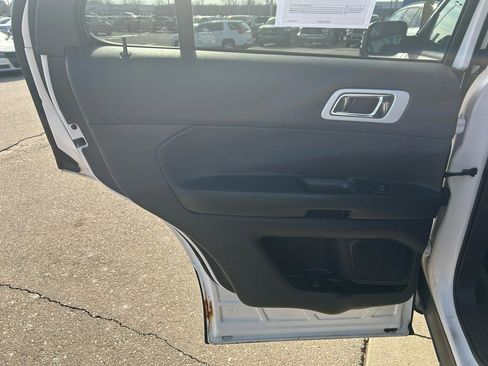 Used 2014 Ford Explorer XLT w/ Equipment Group 202A image 14