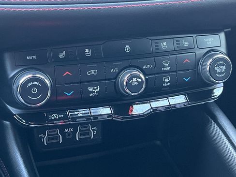 Used 2023 Dodge Durango GT image 31