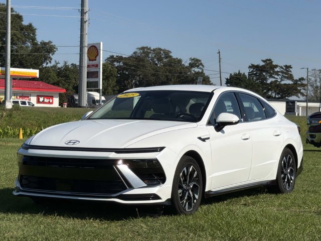 Used 2025 Hyundai Sonata SEL FWD image 14