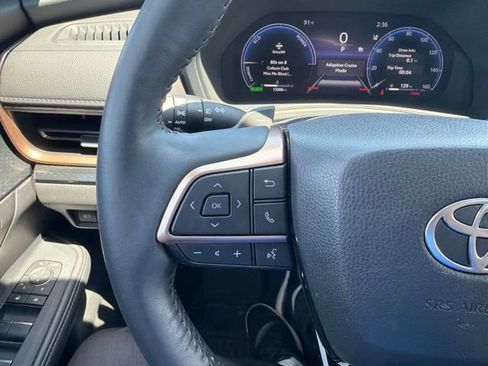Used 2025 Toyota Grand Highlander AWD Hybrid image 16