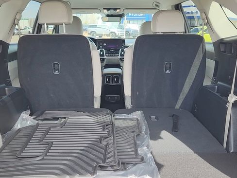 Used 2023 Kia Sorento EX AWD/4WD image 19
