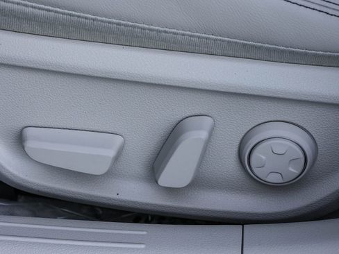 New 2026 Genesis G70 2.5T Prestige image 24