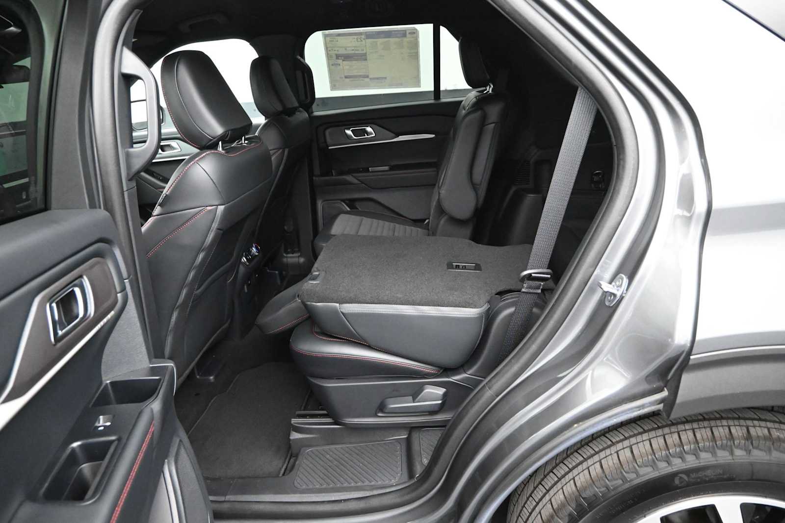New 2025 Ford Explorer ST-Line AWD/4WD image 22