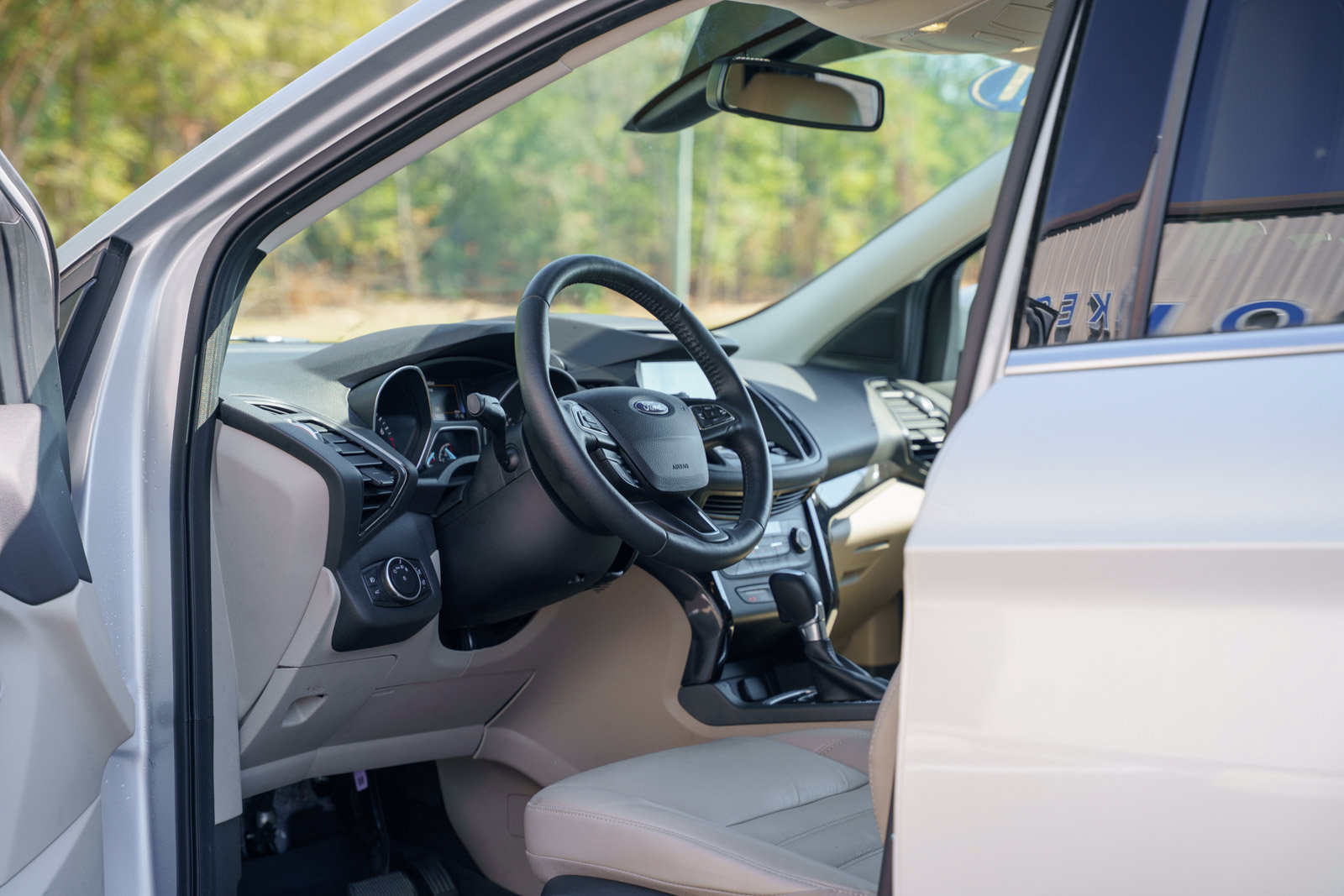 Used 2017 Ford Escape Titanium FWD image 18