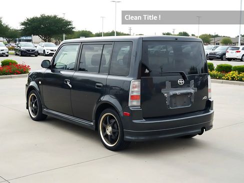Used 2006 Scion xB Hatchback 4D image 3