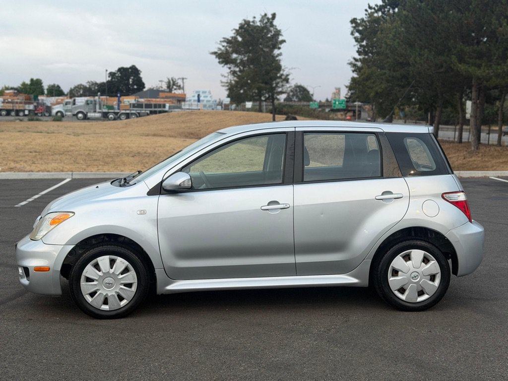 Used 2006 Scion xA FWD image 8