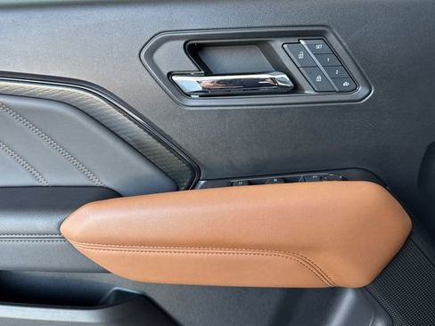 Used 2024 GMC Canyon AT4 w/ AT4 Premium Package image 11