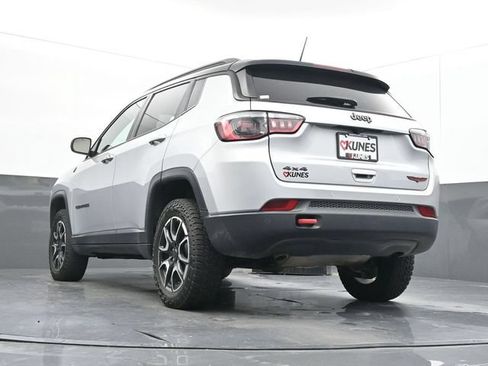 Used 2025 Jeep Compass Trailhawk AWD/4WD image 49