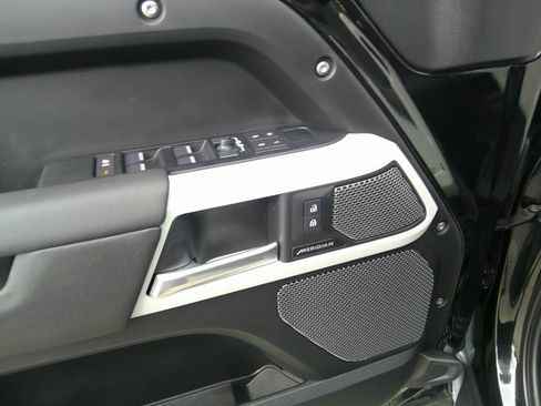 Used 2024 Land Rover Defender 110 S AWD/4WD image 52