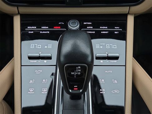 Used 2021 Porsche Cayenne Coupe image 13