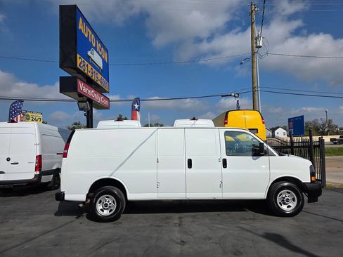 Used 2019 GMC Savana 3500 Extended w/ Driver Convenience Package image 3