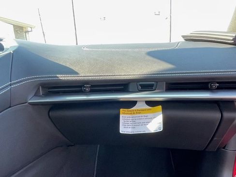 Used 2024 Chevrolet Corvette Stingray Convertible w/ Z51 Performance Package image 31