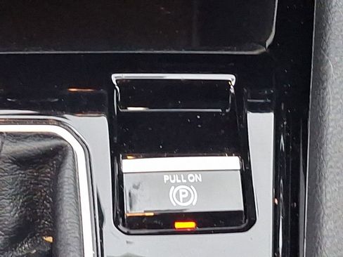 Used 2023 Jeep Compass Limited image 39