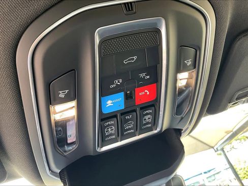 New 2025 Jeep Grand Cherokee L Limited image 17