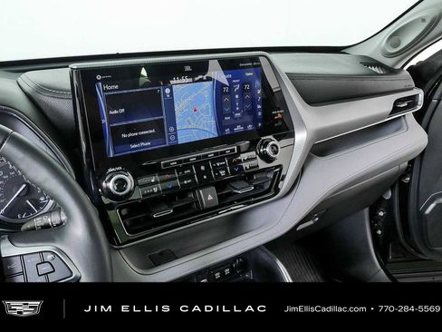 Used 2021 Toyota Highlander Platinum AWD/4WD image 12