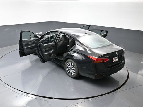 Used 2024 Nissan Altima 2.5 SV image 58