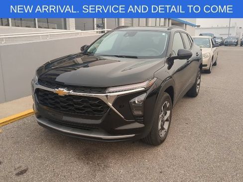 Used 2024 Chevrolet Trax LT w/ Driver Confidence Package FWD image 11
