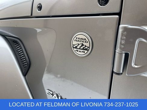 Used 2018 Jeep Wrangler Unlimited Sahara image 30