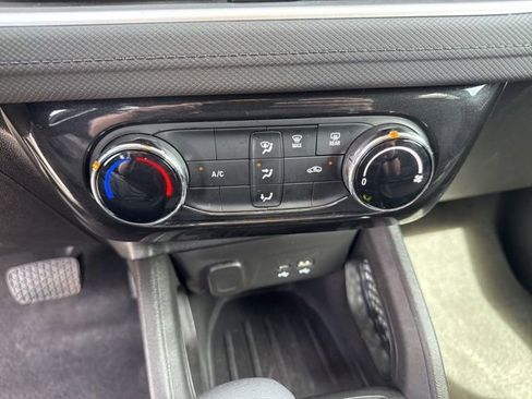 Used 2025 Chevrolet TrailBlazer LT AWD/4WD image 22