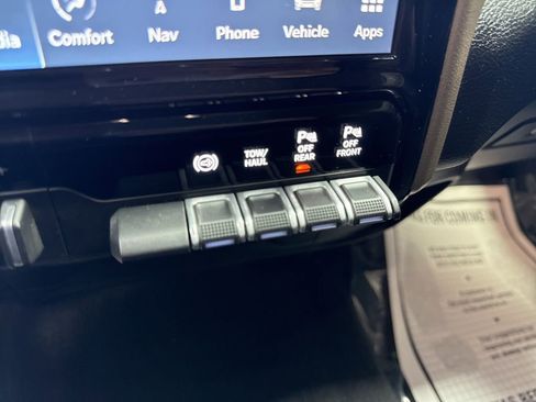 Used 2024 RAM 2500 Laramie w/ Safety Group AWD/4WD image 34