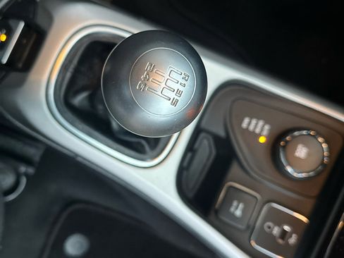 Used 2018 Jeep Compass Sport image 7