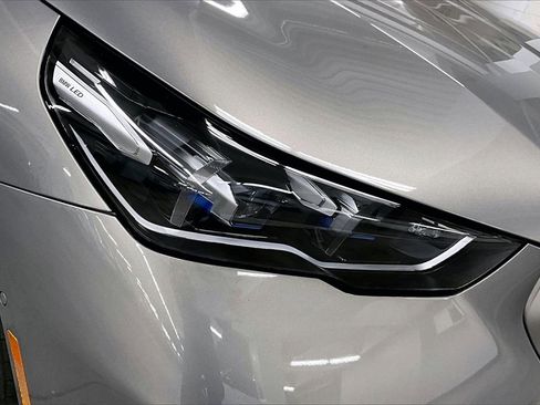 Used 2025 BMW i5 xDrive40 w/ Premium Package image 30