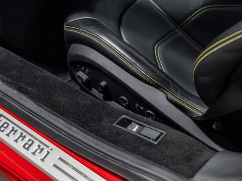 Used 2018 Ferrari 488 GTB RWD image 36